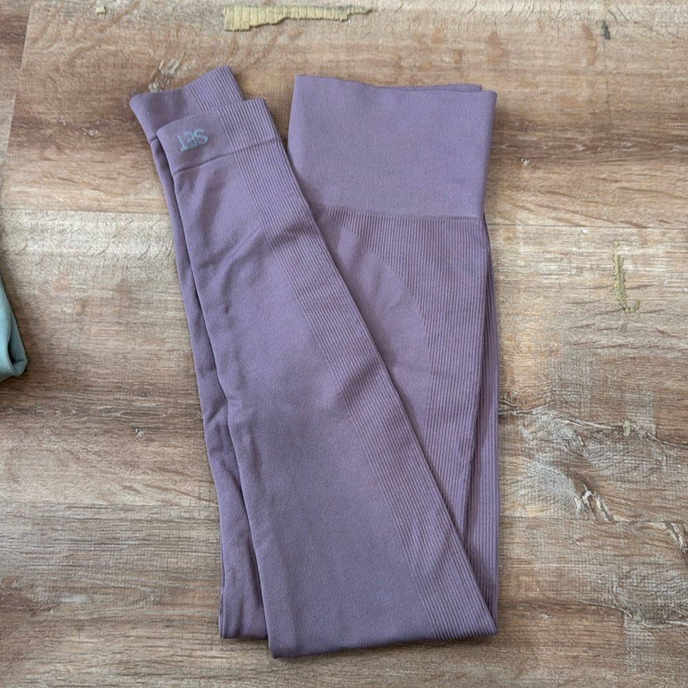 Set Active Purple Leggings